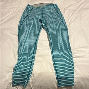 Patagonia Women's Teal and White Base Layer